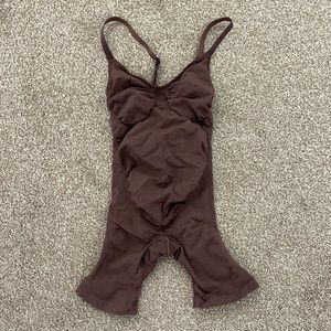 Skims Maternity Body Suit Size S/M